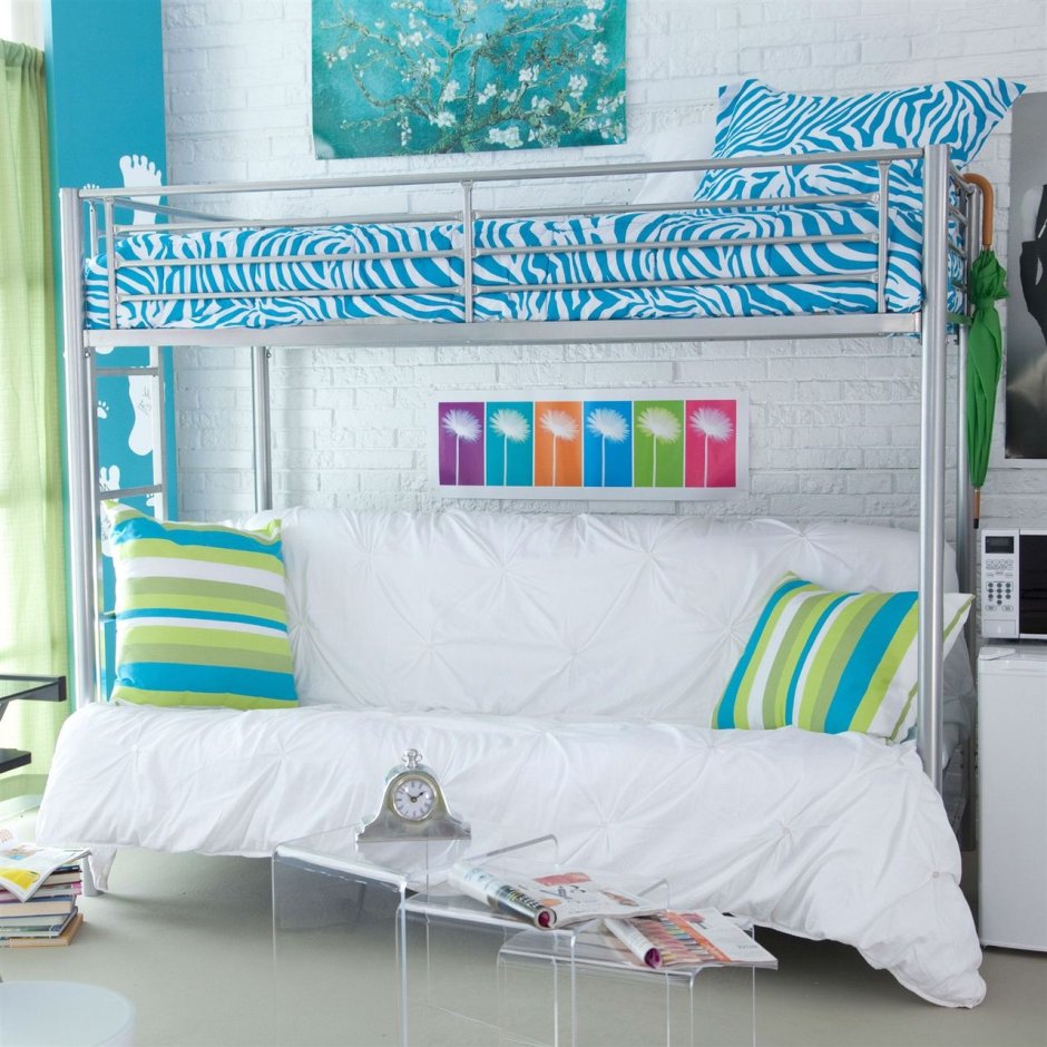 Двухъярусная кровать с мягкой спинкой