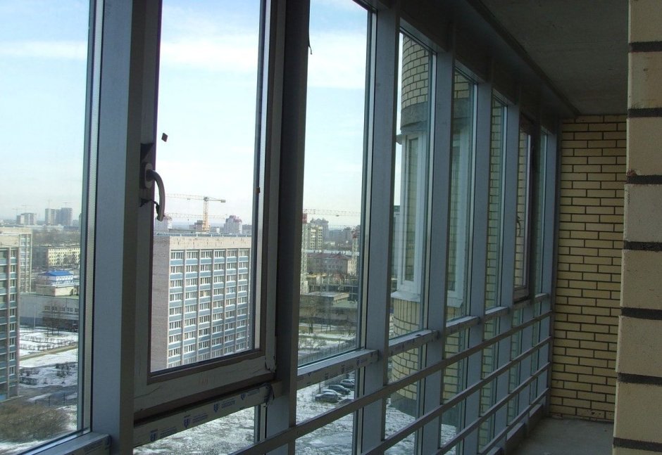 Балконные окна Рехау