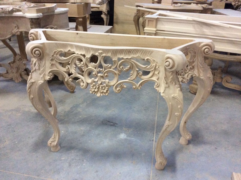 Резные консоли