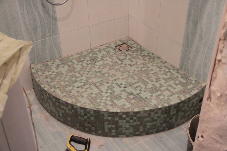 Душевой поддон из плитки