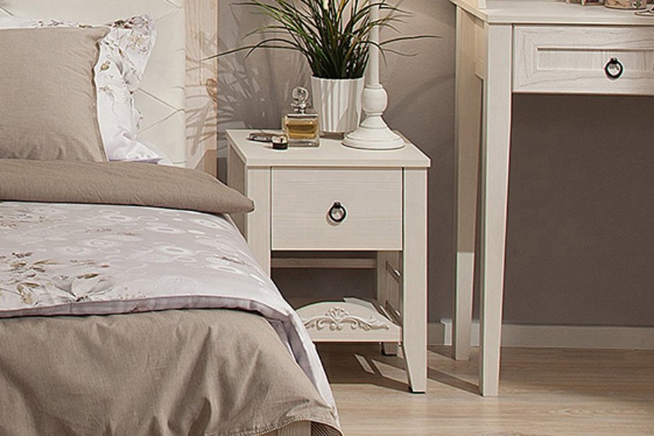 Прикроватная полка