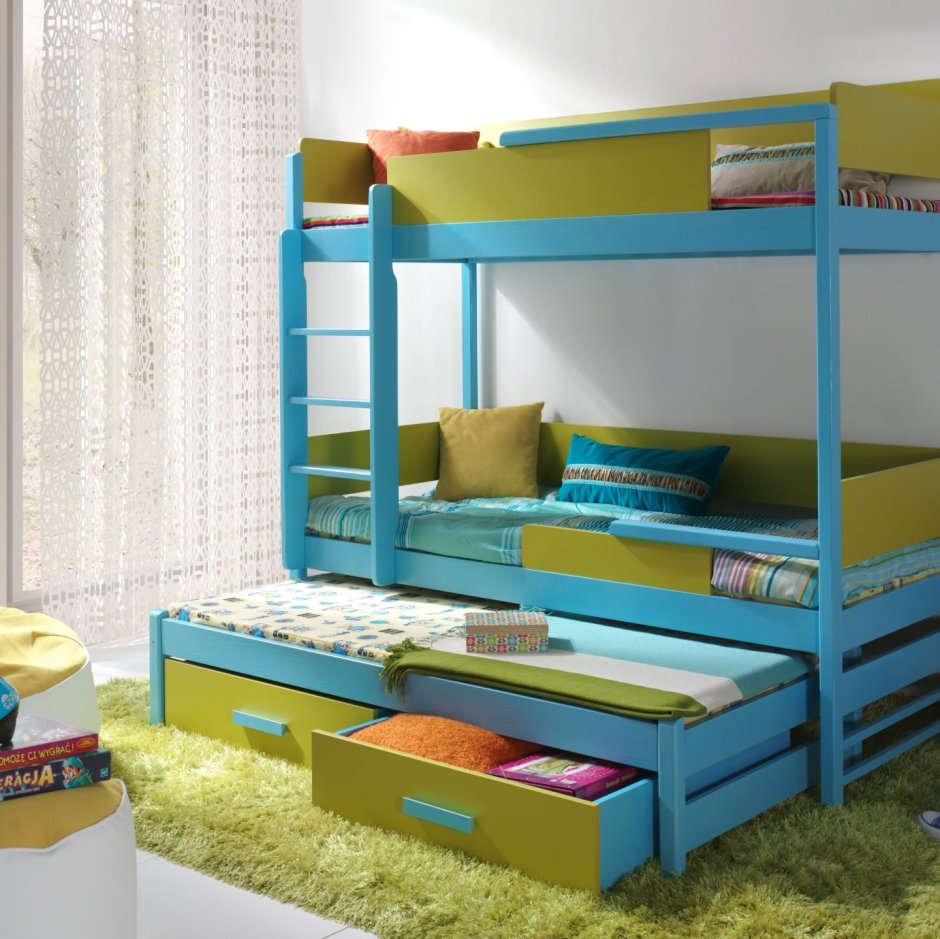 Трехъярусная кровать для детей
