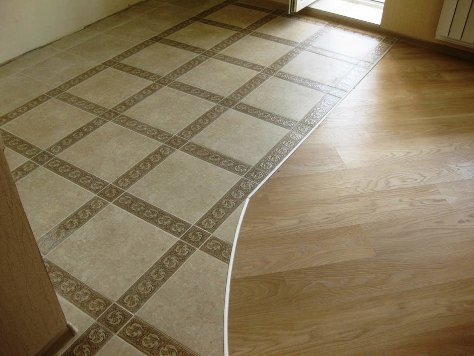 Пол на кухне плитка и ламинат