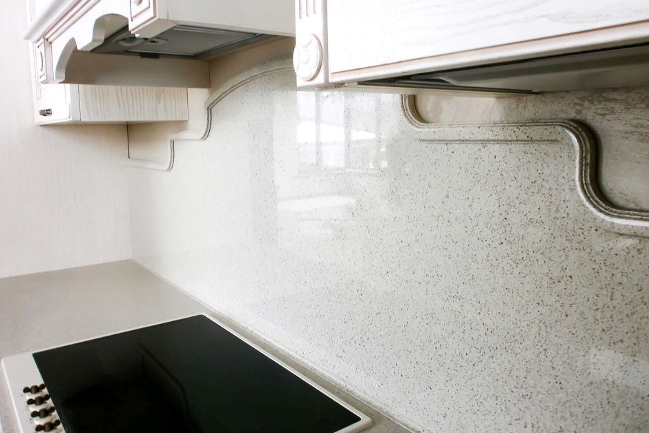 Фигурный фартук из искусственного камня