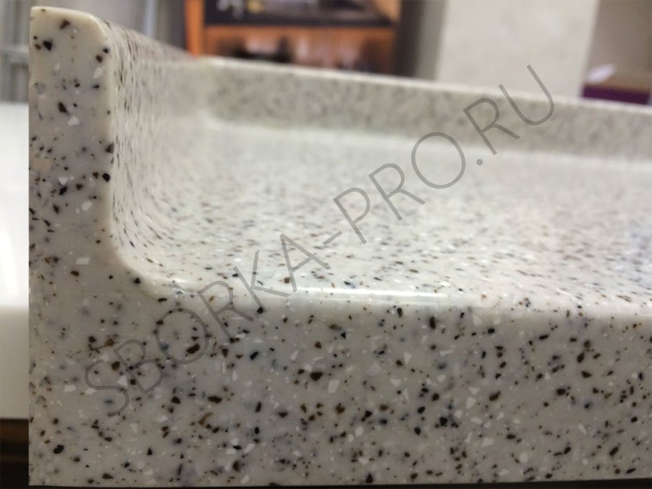 Сводчатый плинтус акриловый камень