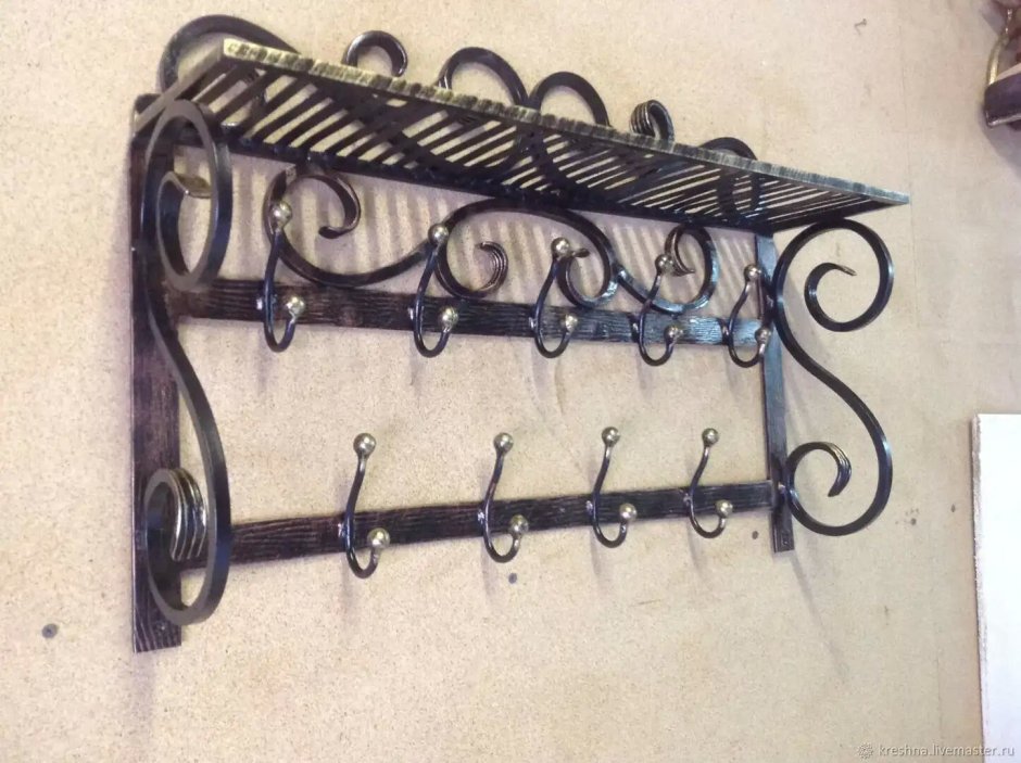 Кованые вешалки в прихожую