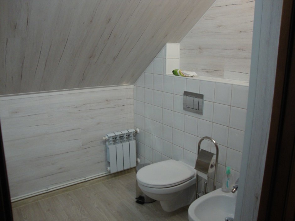 Отделка мансарды ламинатом