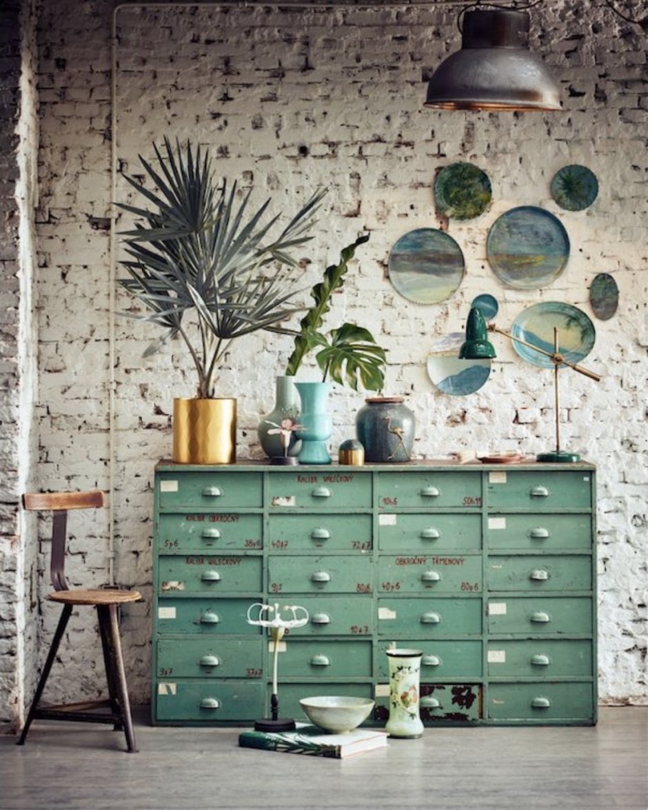 Лофт зеленые стены