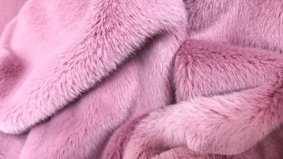 Розовая шерсть