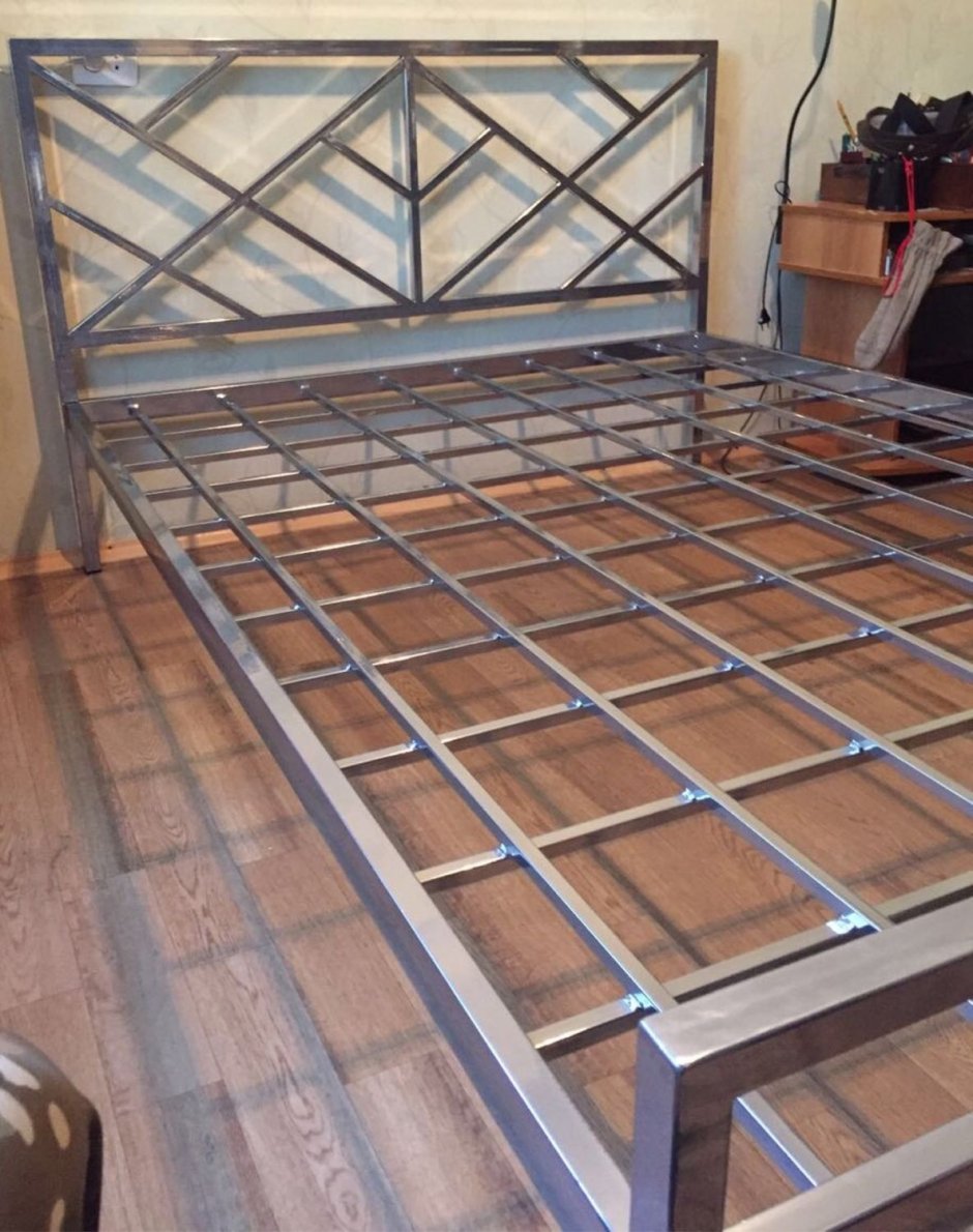 Кровать из профильной трубы