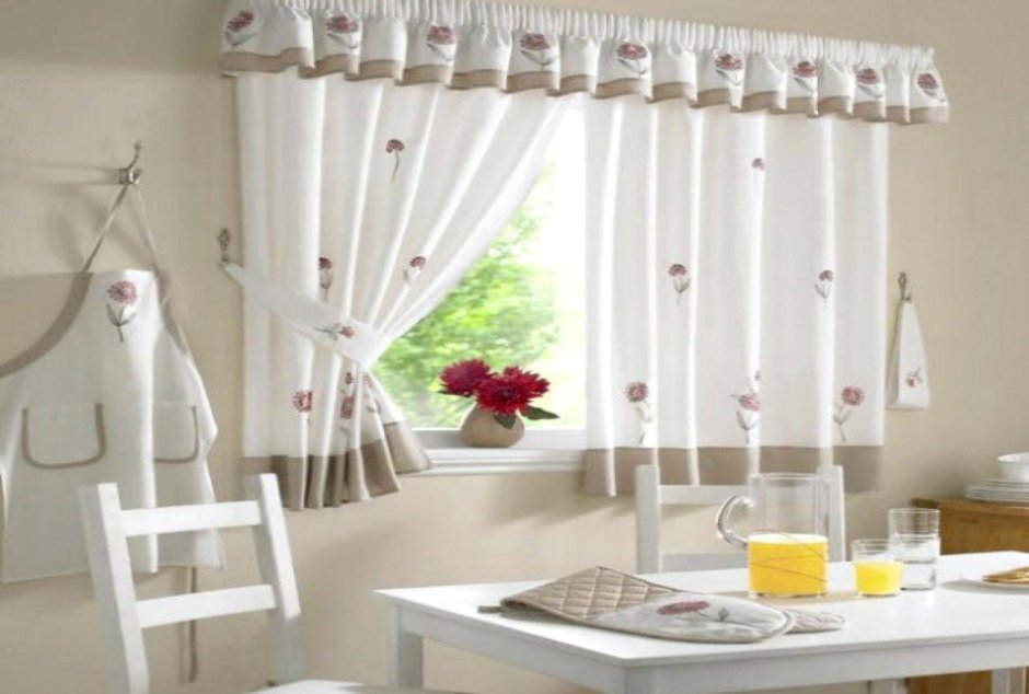 Оригинальные шторы на кухню