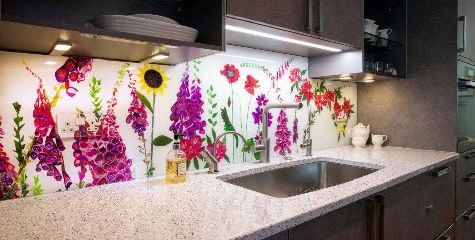 Разрисовать фартук на кухне