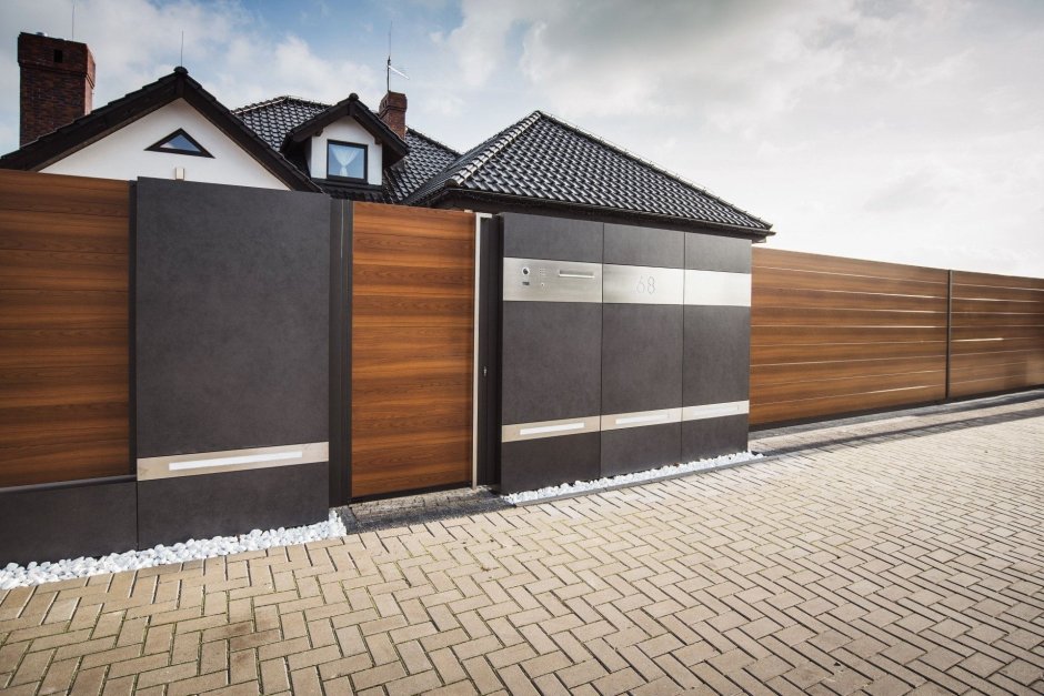 Забор с гаражом и воротами