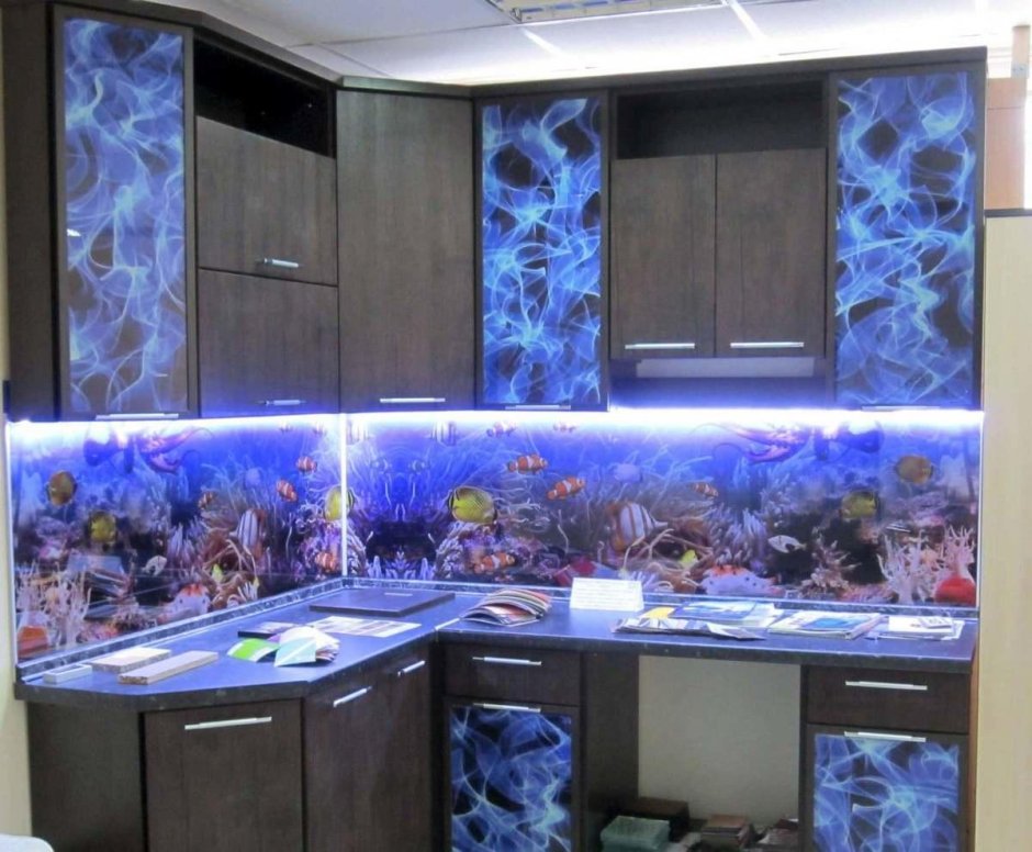 Стеклянный фартук для кухни