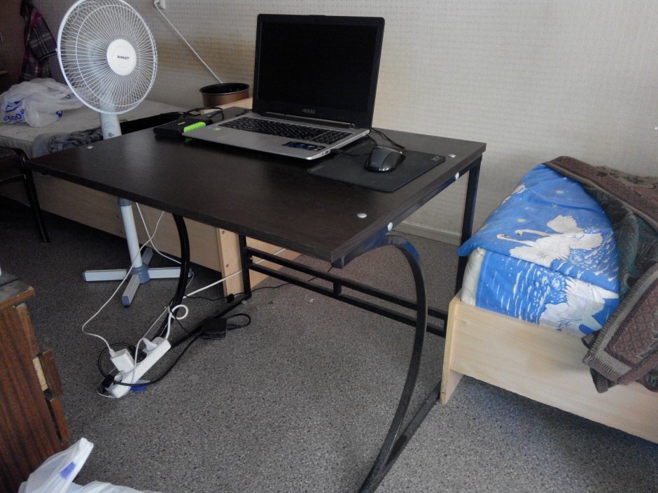 Компьютерный стол Бюрократ 3-х ярусный