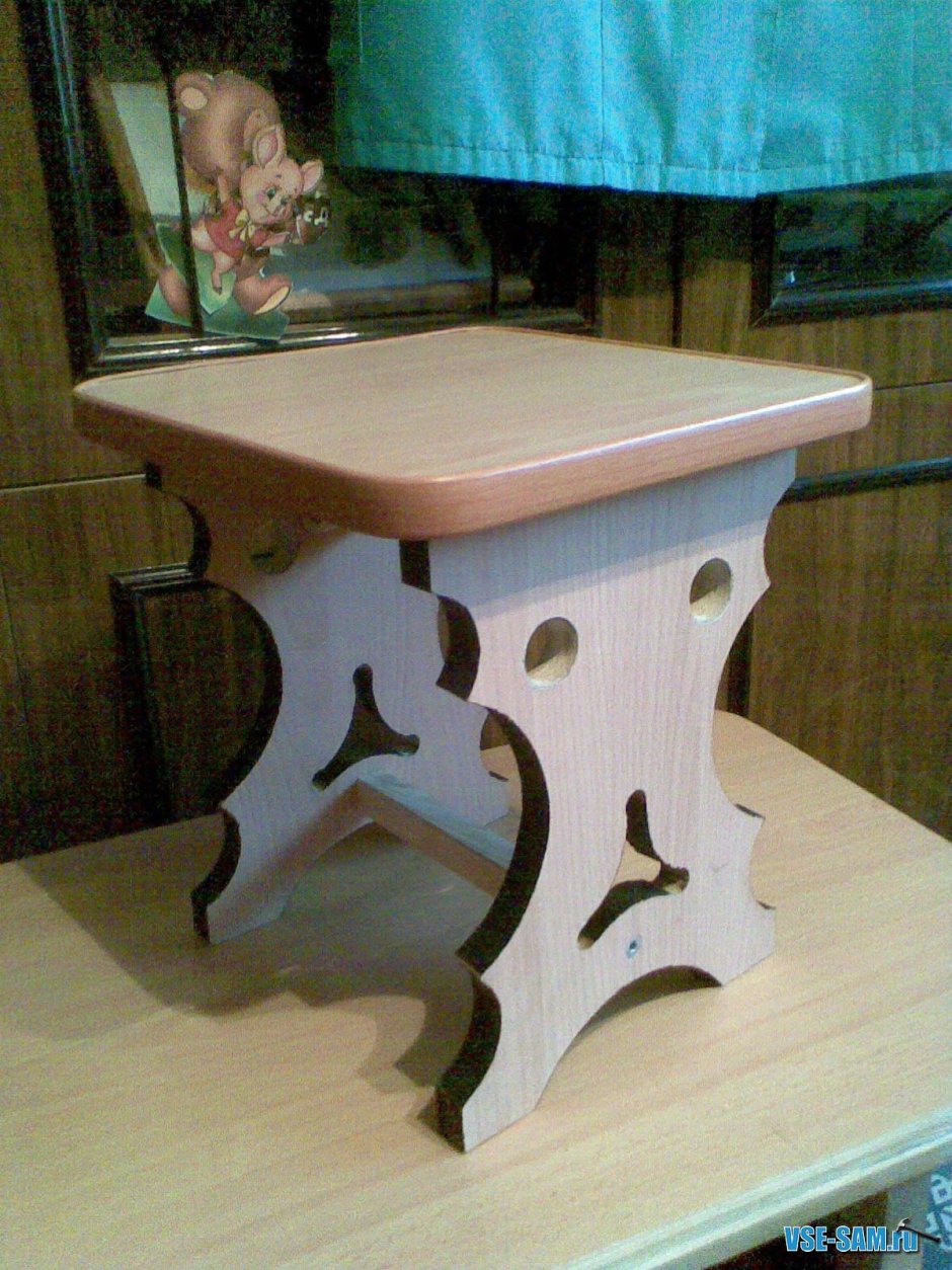 Кухонные табуретки из ДСП