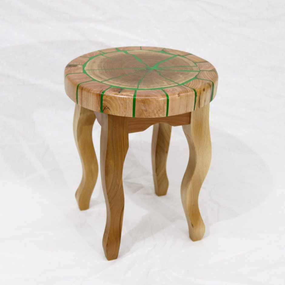 Табуретка из эпоксидной смолы