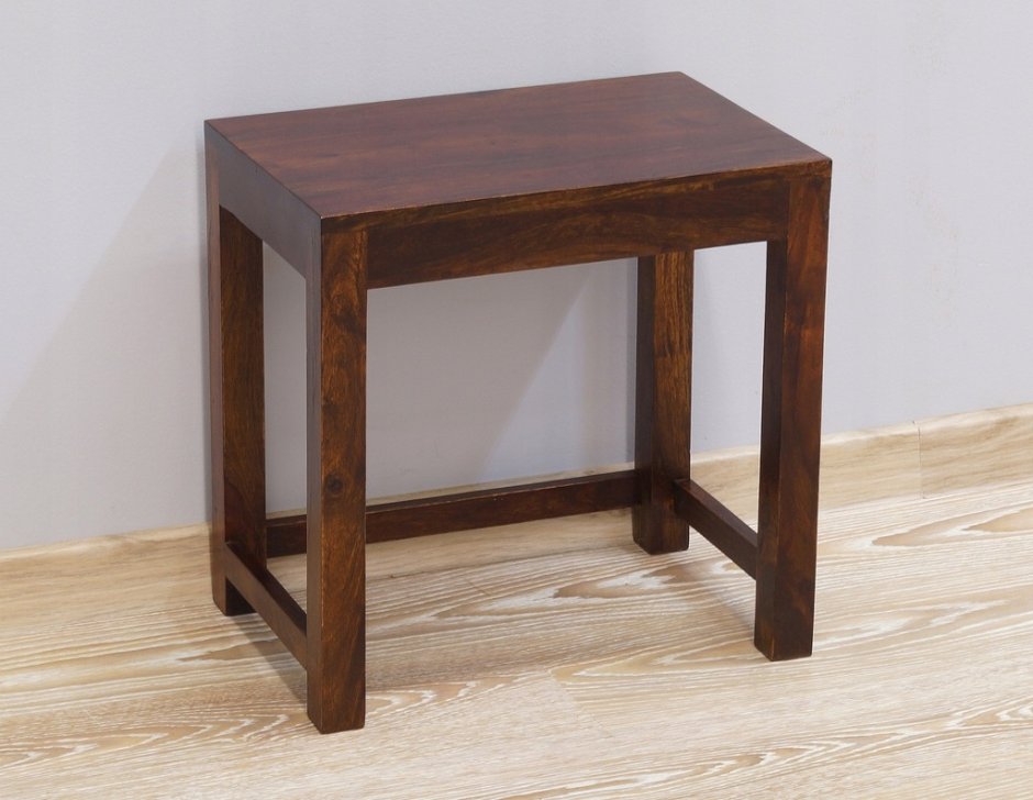 Табурет из массива дерева