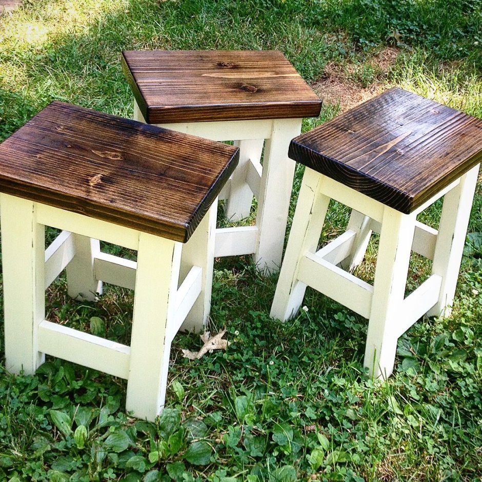 Цветные табуретки