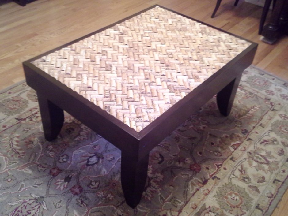 Табурет из пробки