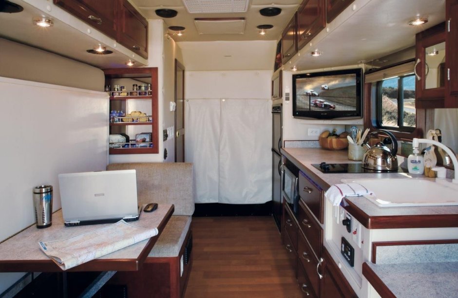 Freightliner Argosy Custom Sleeper автодом