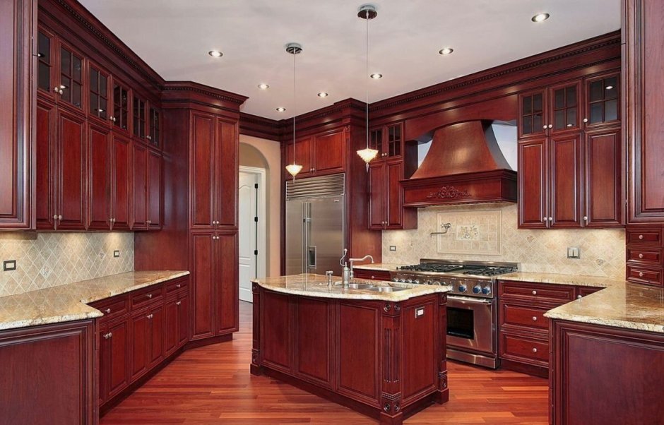 Кухня в классическом стиле темное дерево