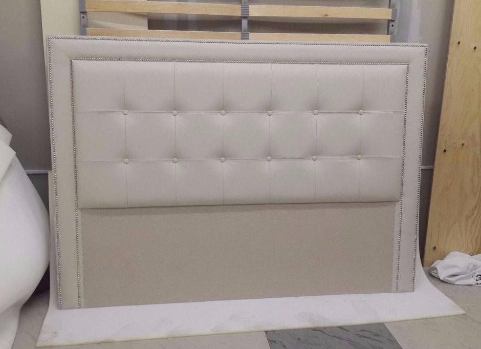 Обивка спинки кровати на дому