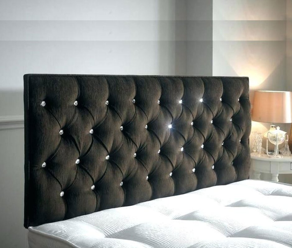 Кровать Лиора с каретной стяжкой