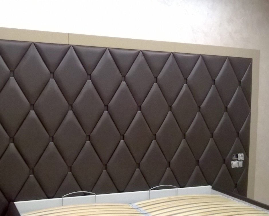 Перетянуть кожаную кровать