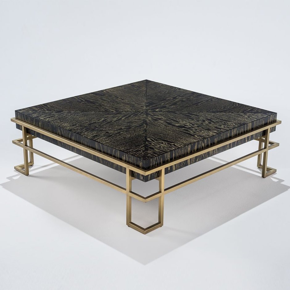 Журнальный столик на металлическом каркасе