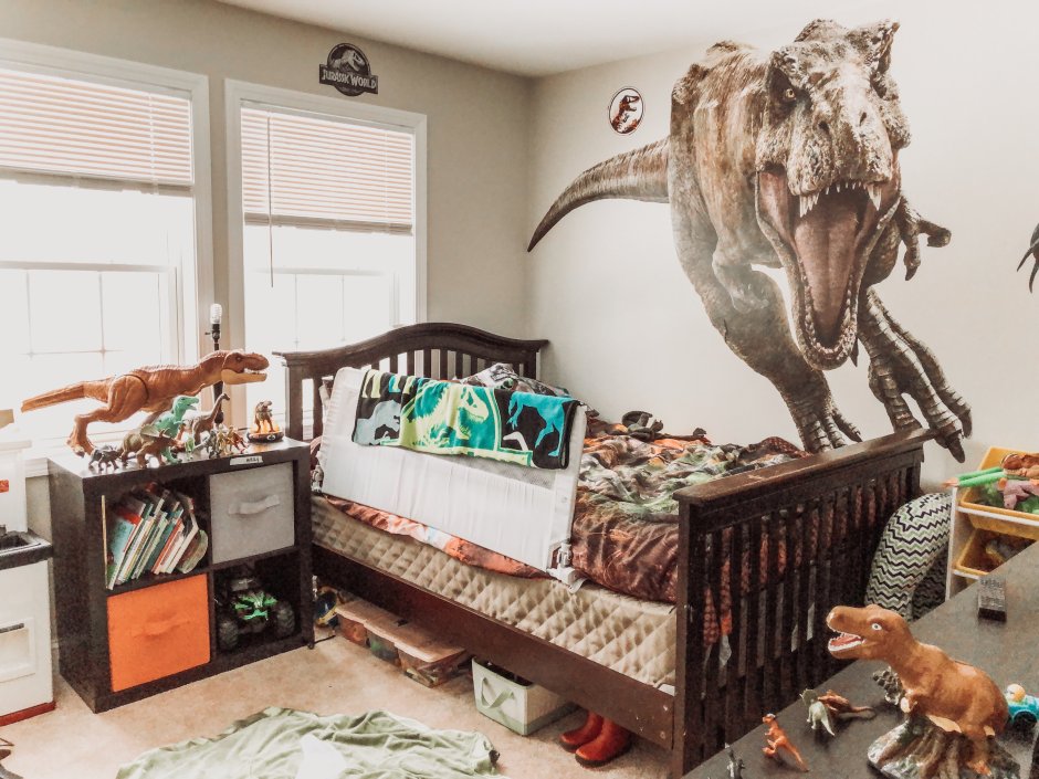 Полки для динозавров в интерьере