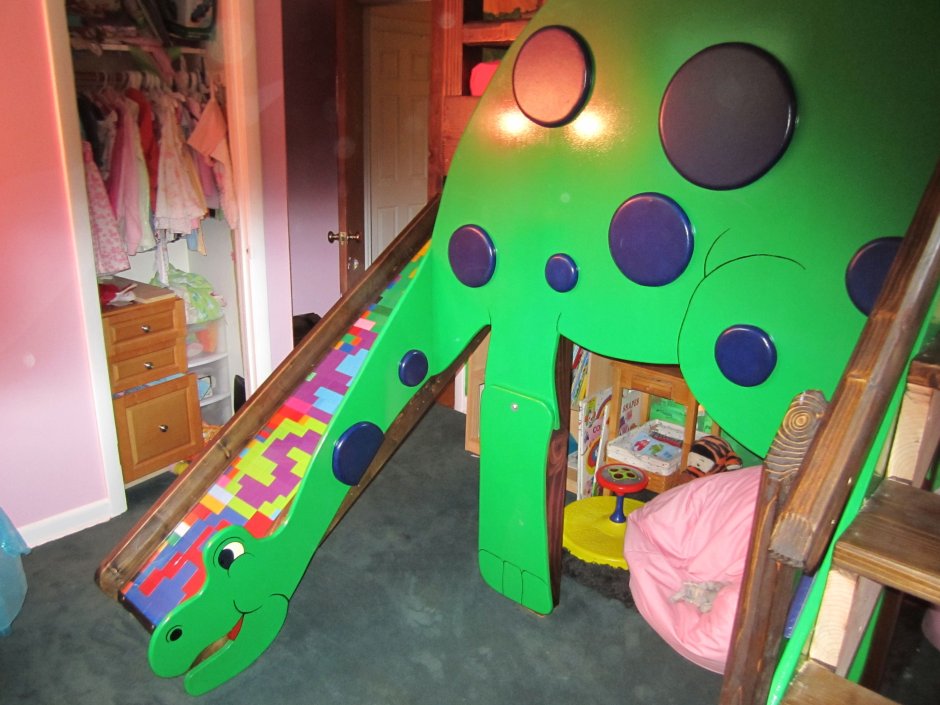 Кровать в виде динозавра