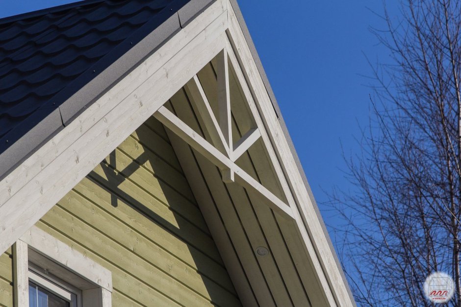 Подшивка фронтонного свеса