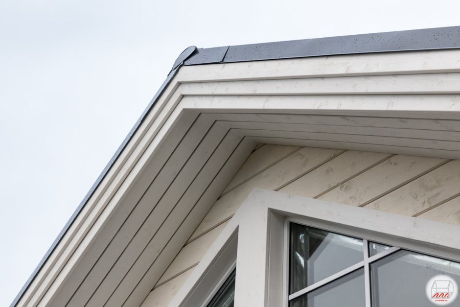 Подшивка фронтонного свеса