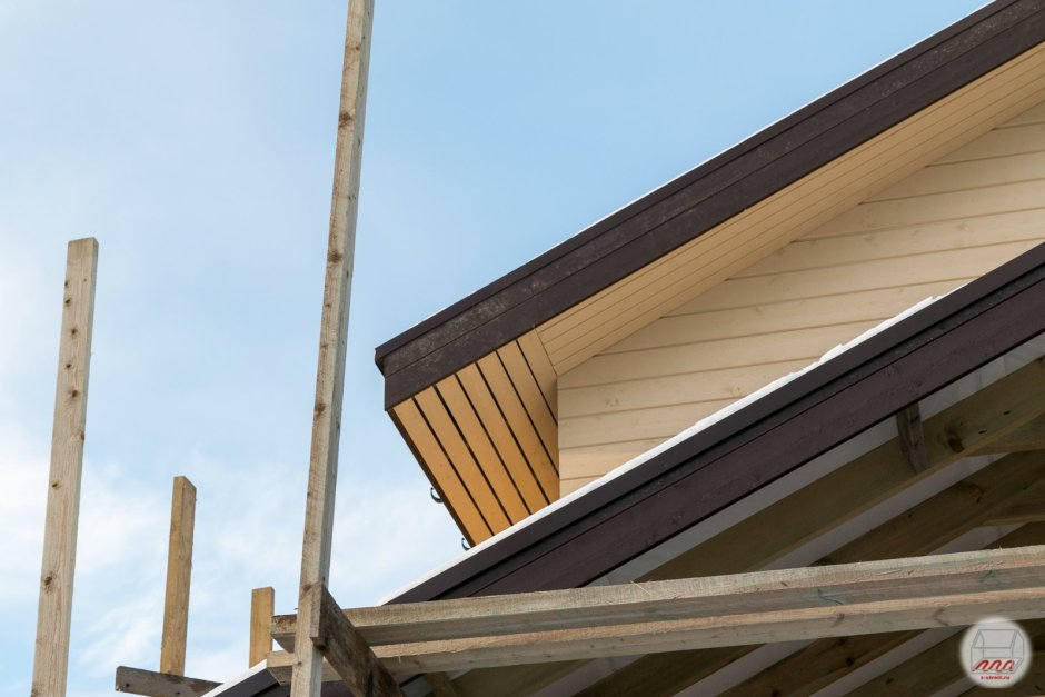 Подшивка карниза доской