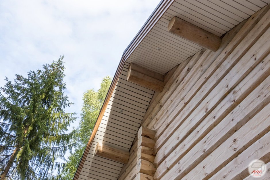 Подшив свесов кровли имитацией бруса