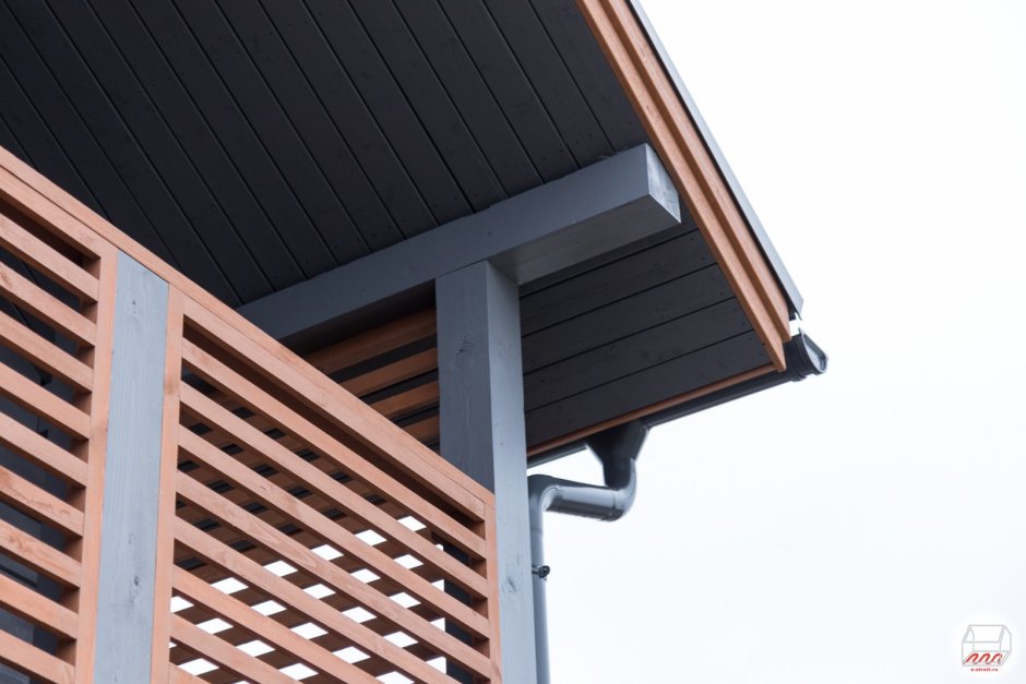 Подшивка карнизного свеса планкеном