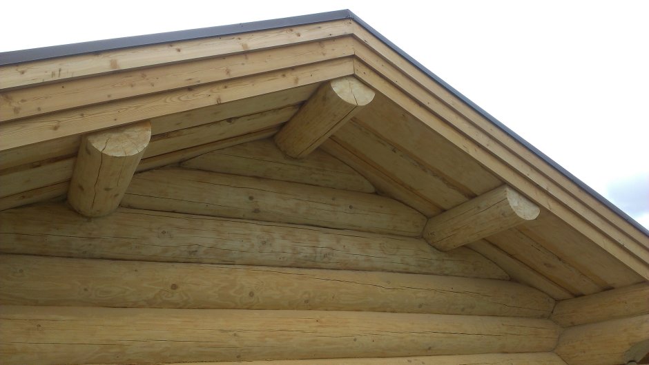 Деревянные свесы крыши