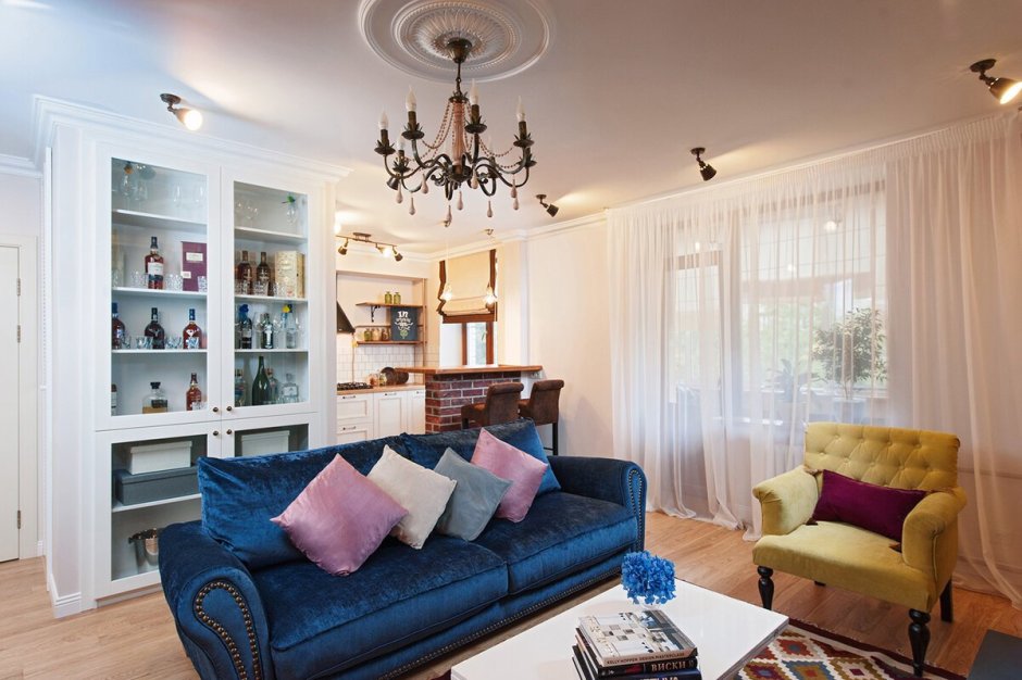 Интерьер гостиной в сталинке