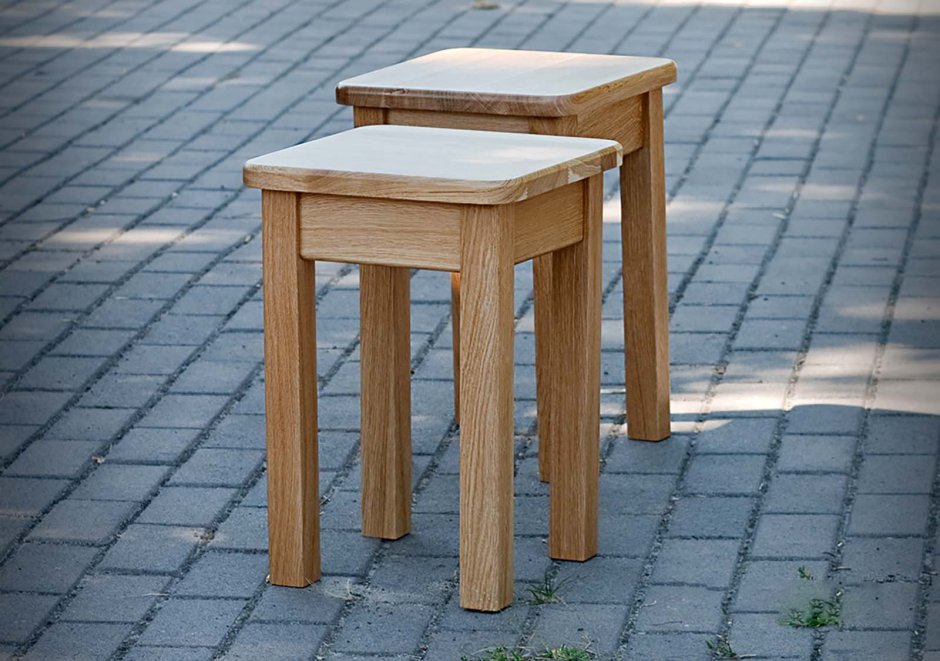 Табуретка деревянная