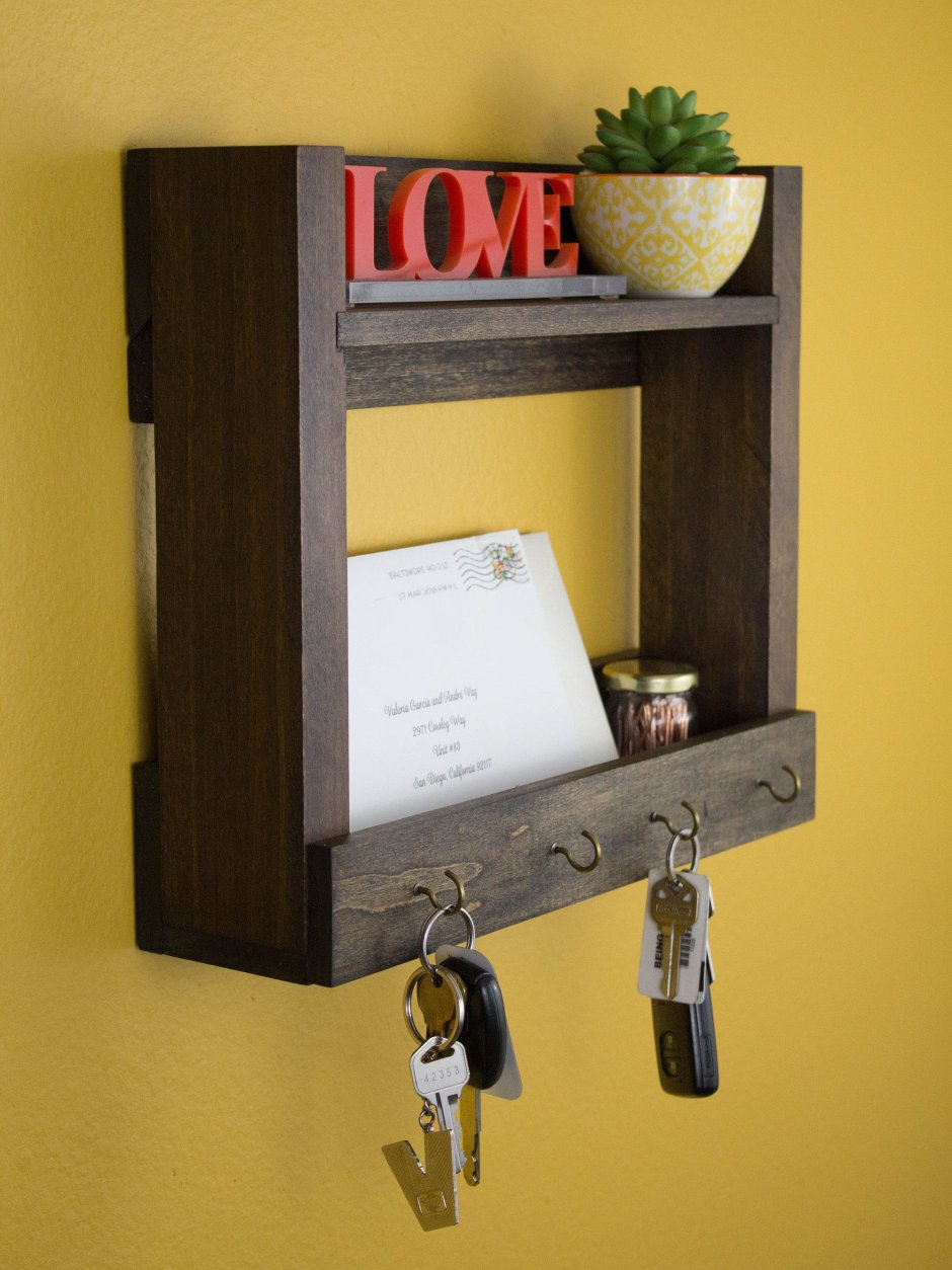 Полка с крючками для прихожей для ключей