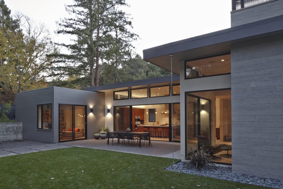 Небольшой домик с плоской крышей