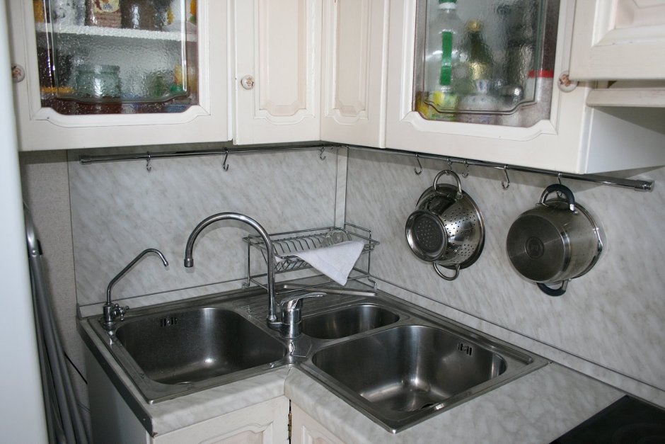 Рейлинги для кухни угловой