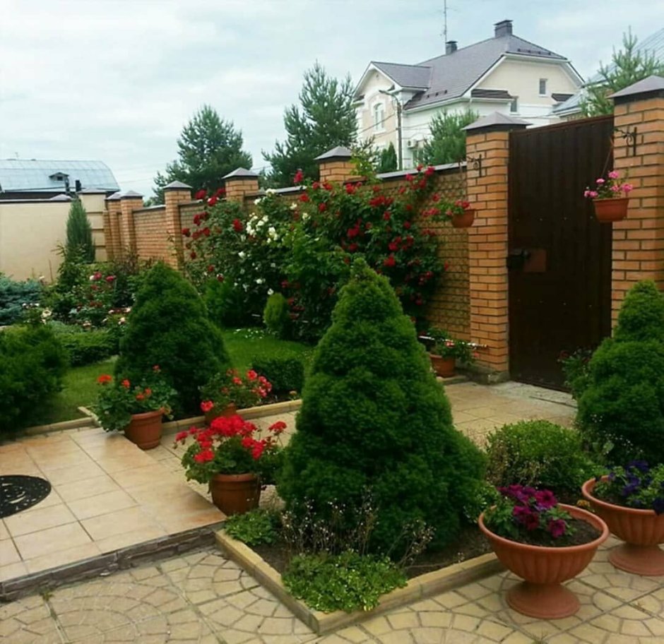 Ландшафт прихрамовой территории