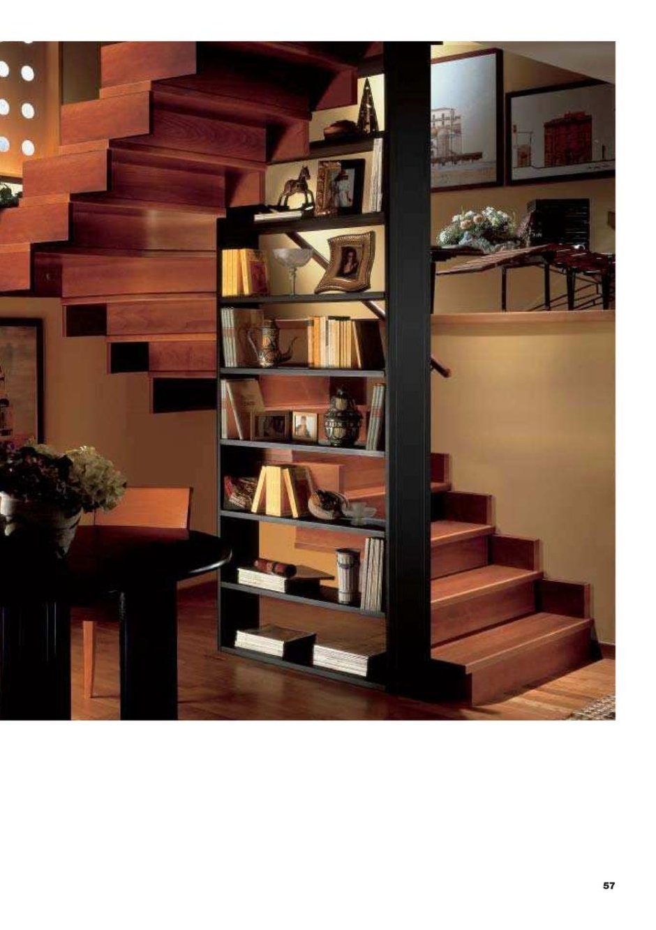 Стеллаж возле лестницы