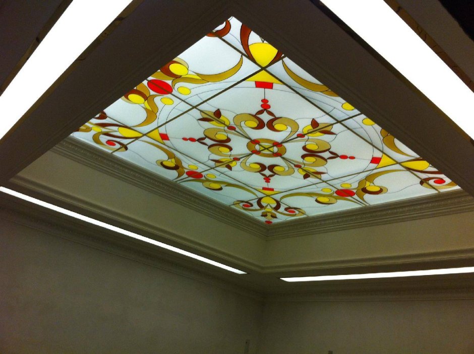Стеклянный подвесной потолок