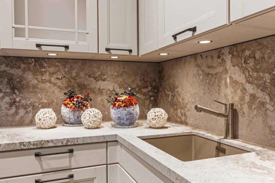 Эвита кухня мраморная столешница