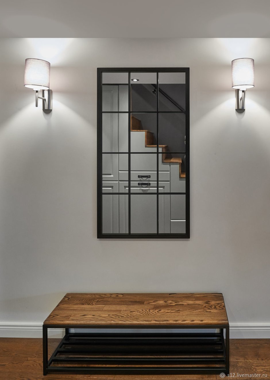 Зеркало в виде окна