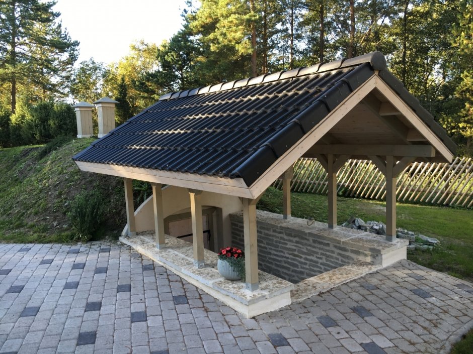 Навес над погребом