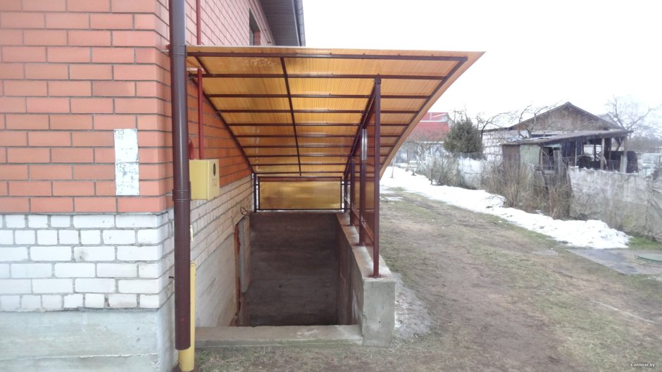 Навес для входа в подвал